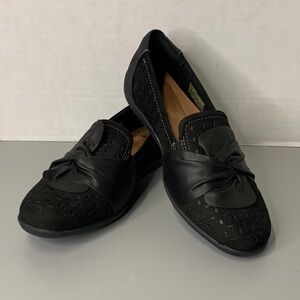 Earth Origins FINLEY Leather Black Slip-On Flats with Bow Detail size 9